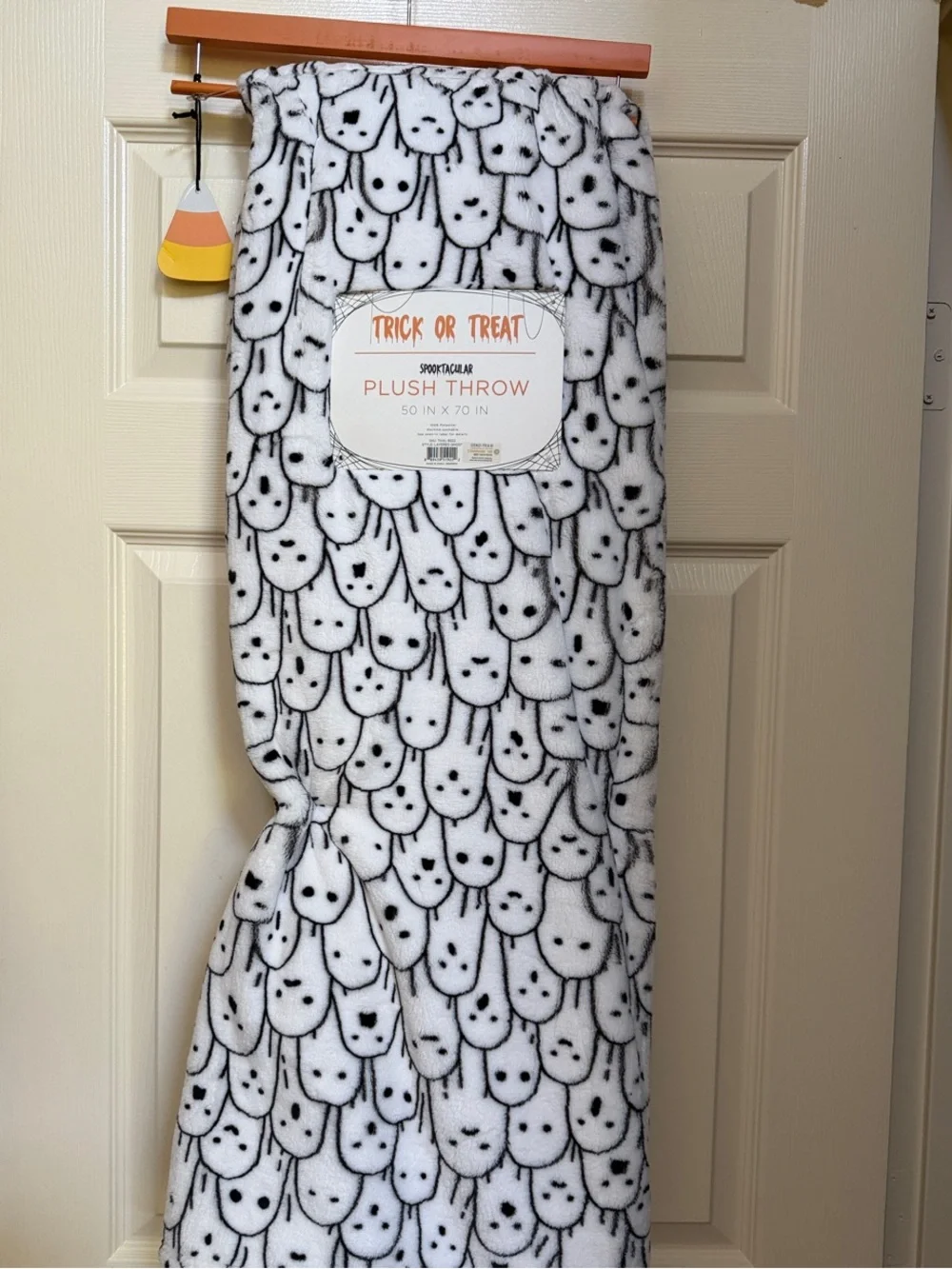 Trick or Treat Plush Throw Blanket - White Ghost Pattern
